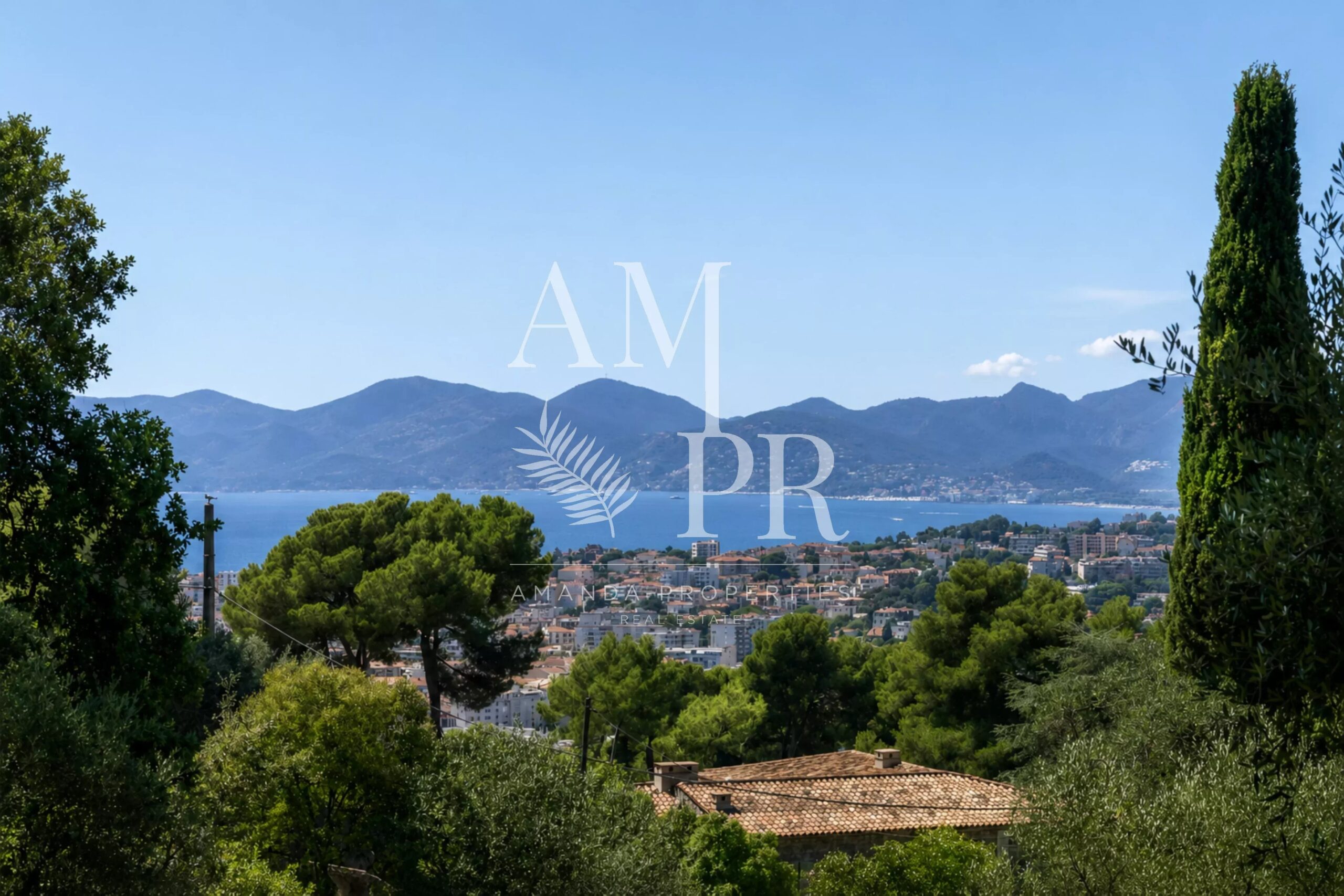 Terrain et permis purgã©: vue mer panoramique californie · à Cannes · 3 900 000 €